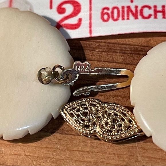 Vintage carved Bakelite disc choker necklace​​ - Picture 5 of 7